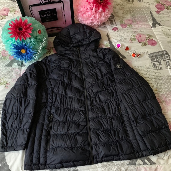 MICHAEL Michael Kors Jackets & Blazers - Micheal Kors Hooded Packable Puffer Coat